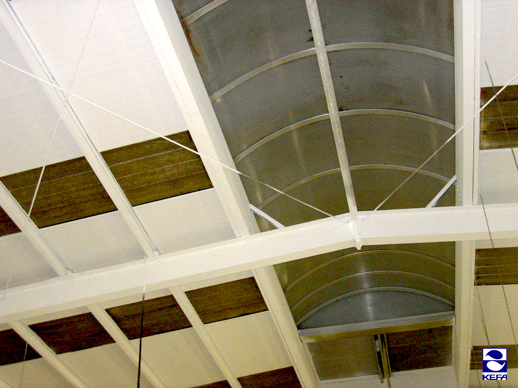 Mit KefaAkustik beschichtete Industriehalle